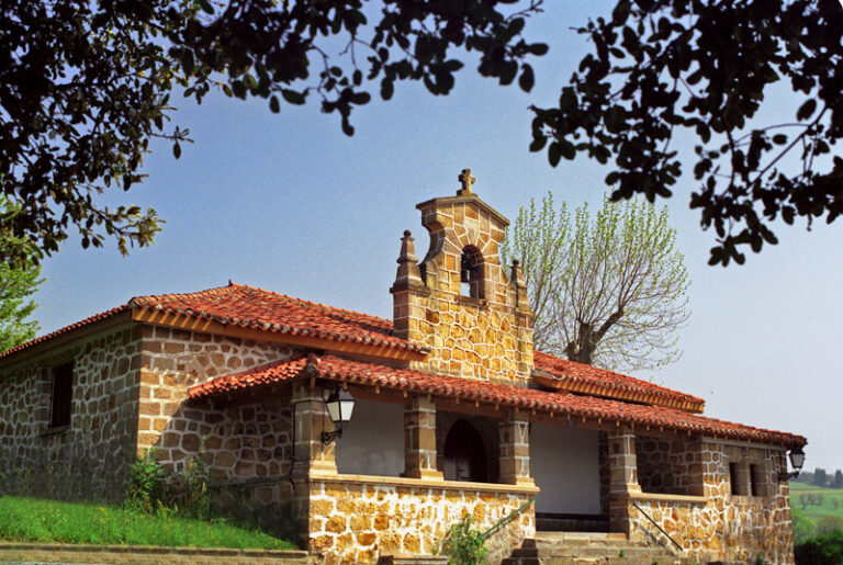 Ermita de San Cristóbal en el barrio de Goierri