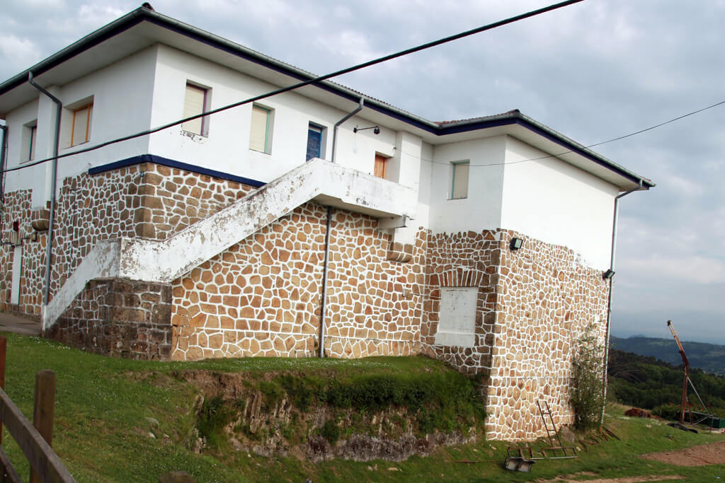 antiguas-escuelas-Gohierri-min